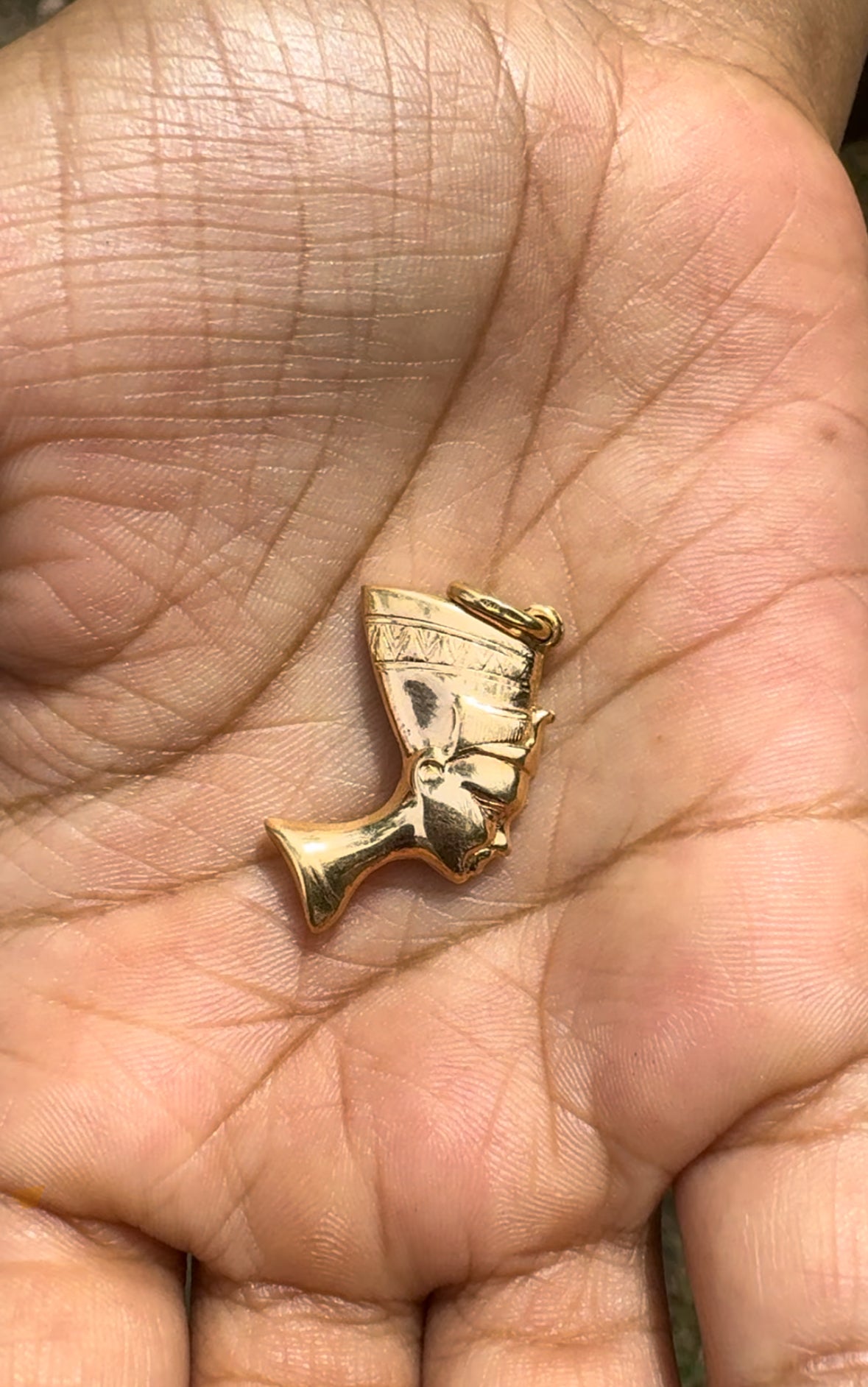 18K "Queen Nefertiti" pendant